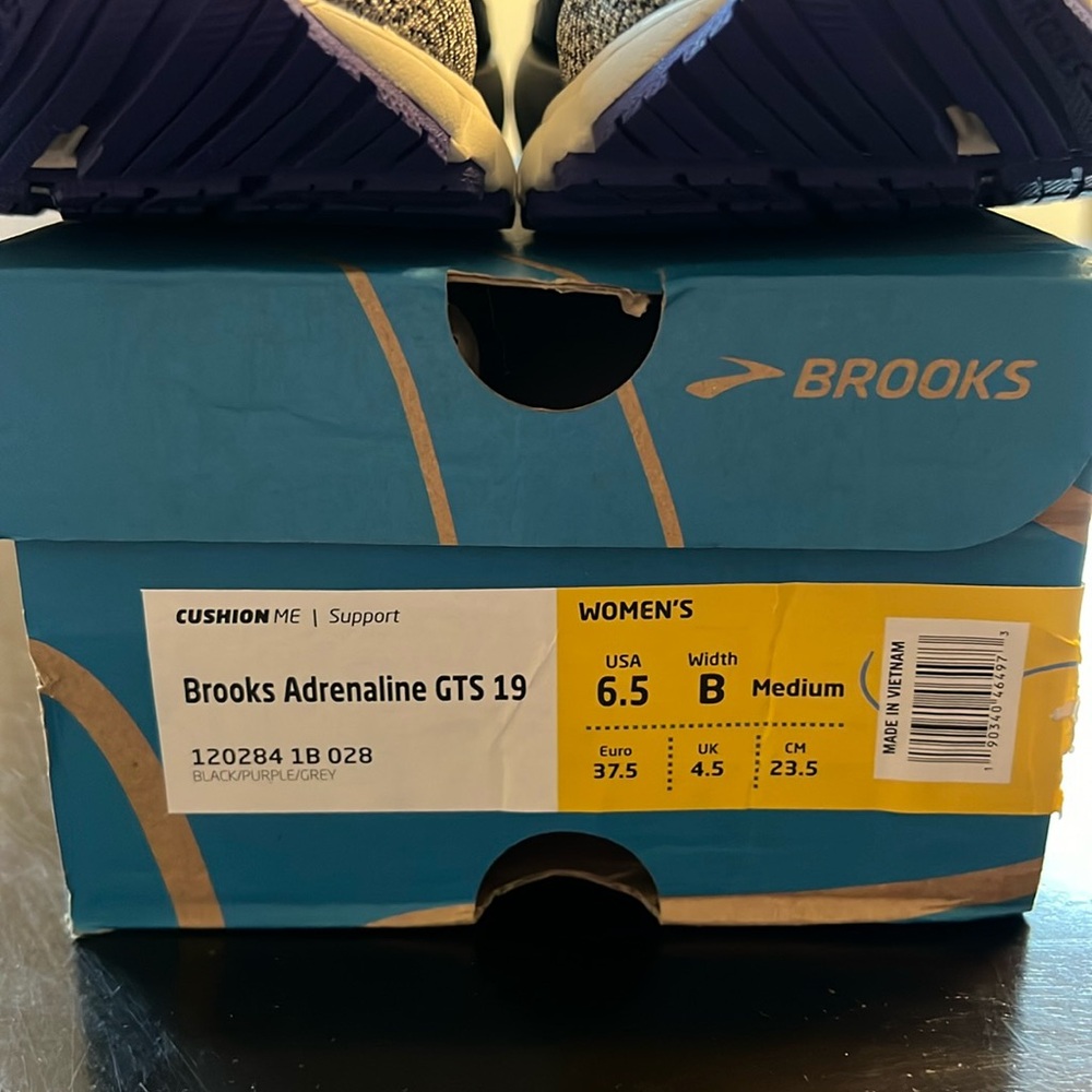 Brooks Adrenaline GTS 19
Brand new in box